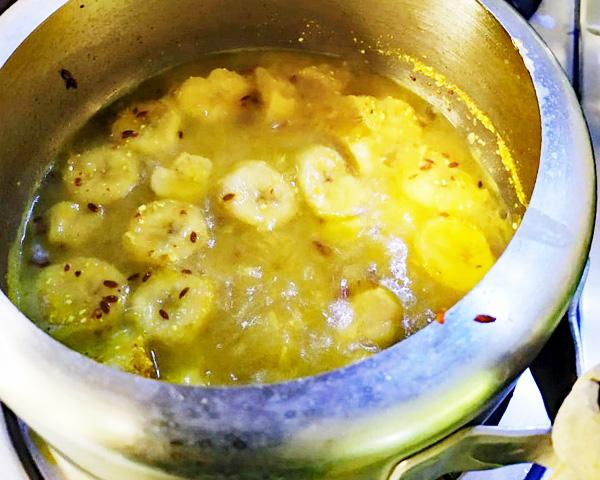 Green Banana Curry - 4 (Mrs. Reeta Kumar’s) Without Onions & Tomatoes 
