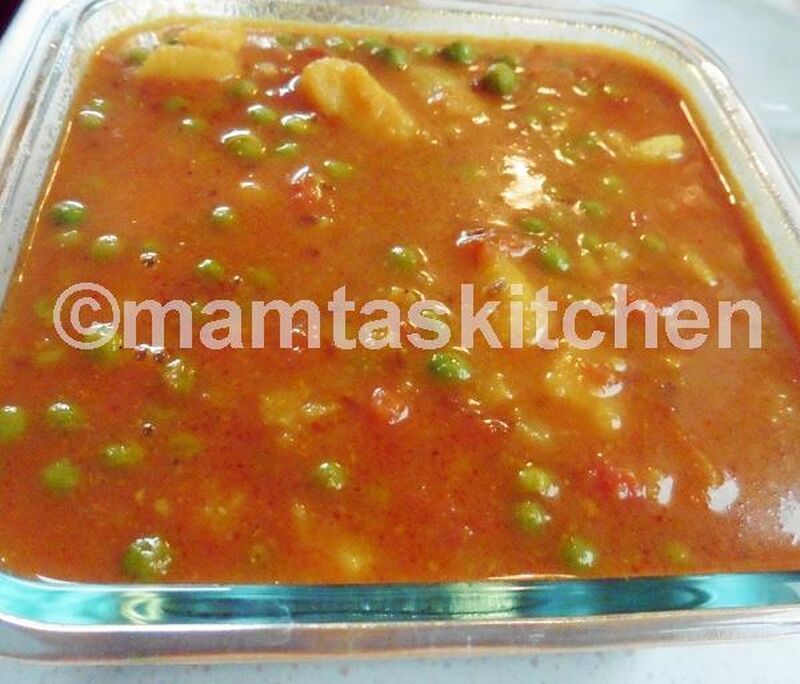 Potato and Peas Curry with Tomatoes - Free From Onions and Garlic - picture