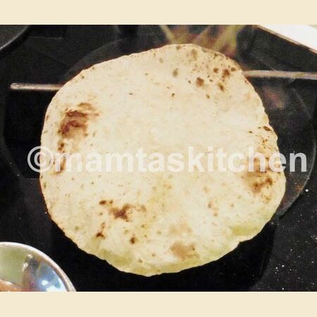 Chapati, Roti or Phulka (Indian Flatbread) with Carrot