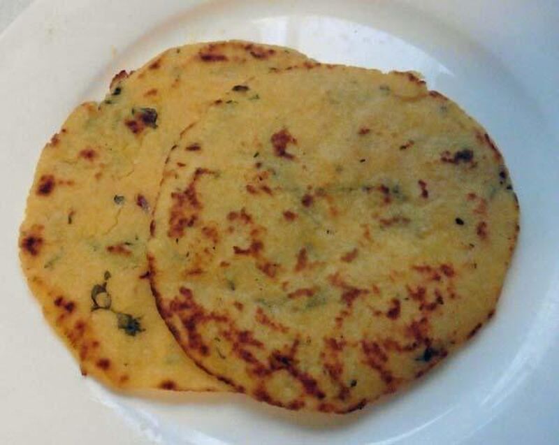 Cornmeal Roti or Paratha (Indian Flatbread) with Urad Dal (Split Black Gram) and Fenugreek - picture