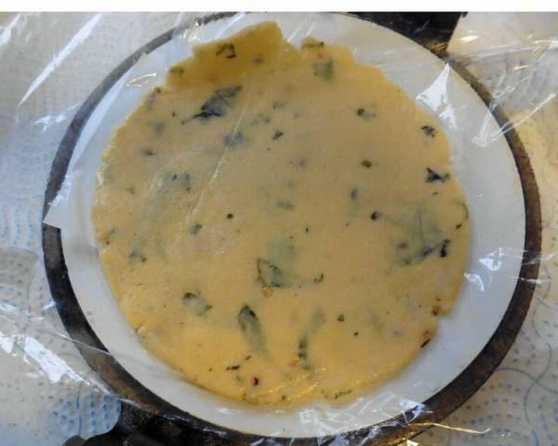 Cornmeal Roti or Paratha (Indian Flatbread) with Urad Dal (Split Black Gram) and Fenugreek - picture