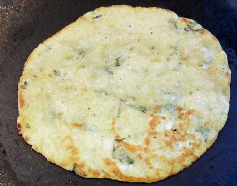 Cornmeal Roti or Paratha (Indian Flatbread) with Urad Dal (Split Black Gram) and Fenugreek - picture