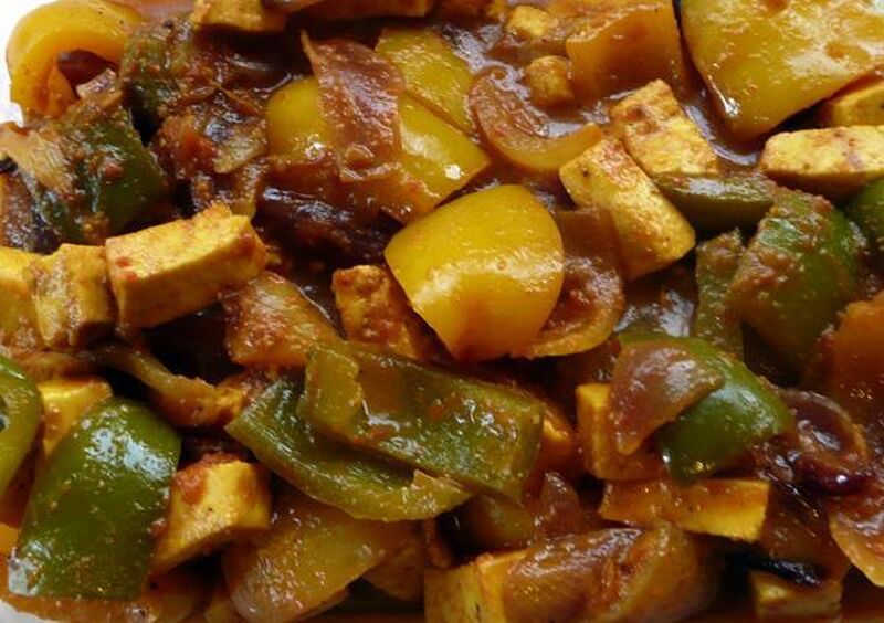 Green (Bell) Pepper and Paneer (Indian Cheese) Dry Curry - picture
