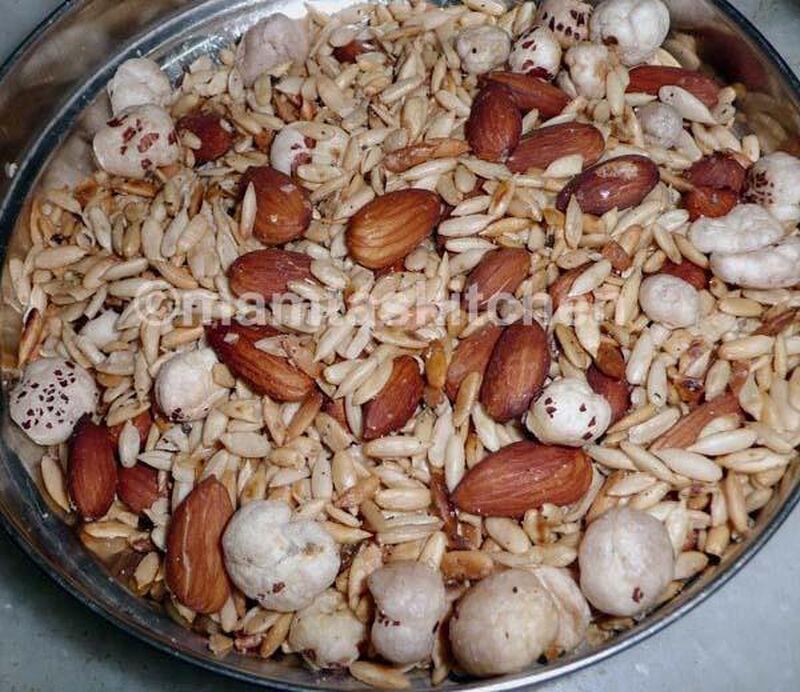 Makhana (Gorgon Nuts Or Fox Nuts), Almonds and Melon Seed Savoury Snack - picture