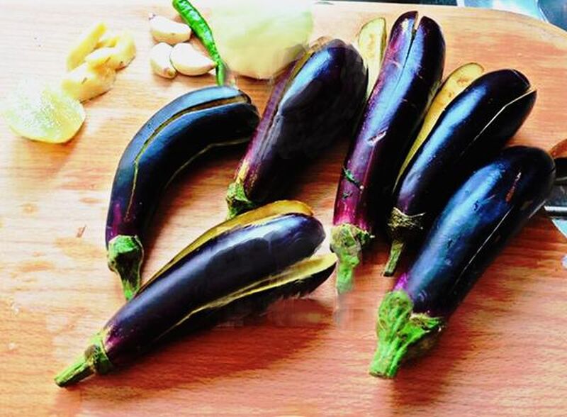 Aubergines Stuffed with Gram Flour and Spices - picture