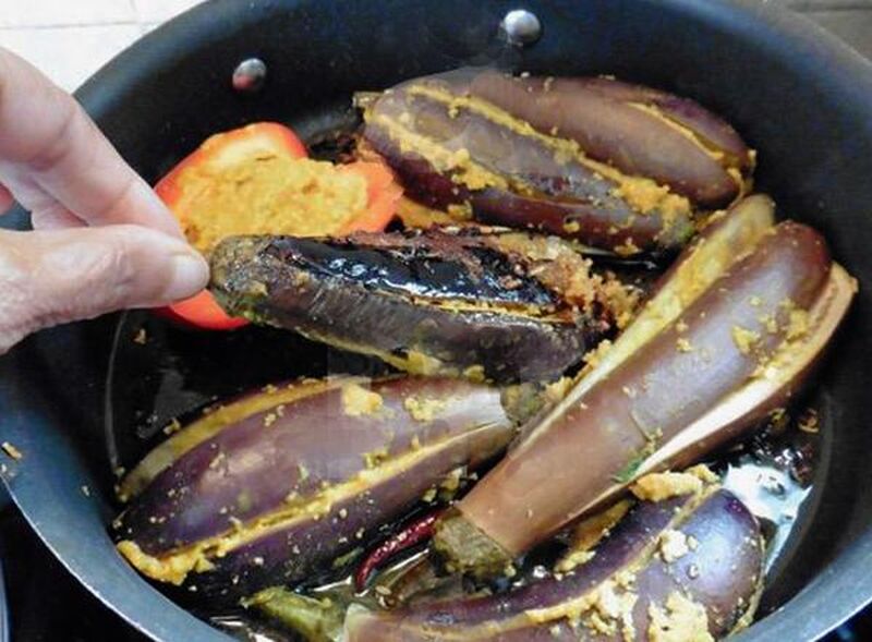 Aubergines Stuffed with Gram Flour and Spices - picture