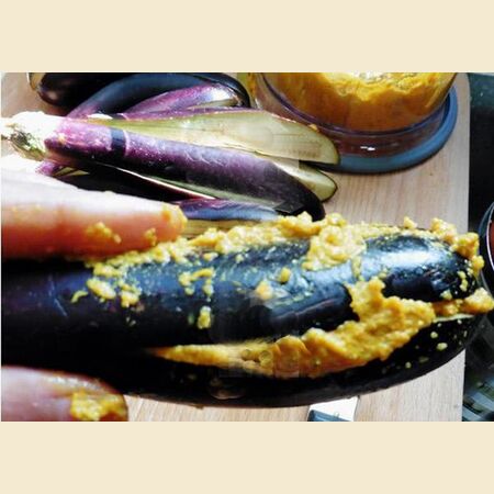 Aubergines Stuffed with Gram Flour and Spices