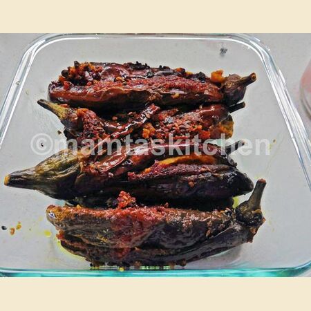 Aubergines Stuffed with Gram Flour and Spices